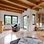 펜션 Charmantes Refugium Mit 2 Schlafzimmern *